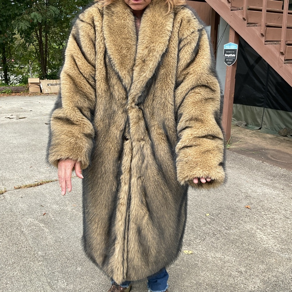 Classic Women's Faux Fur Long Coat in Taupe Brown - Picture 4 of 8